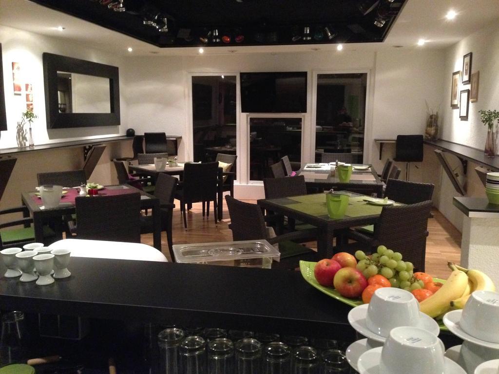 Wohnraum Hotel & Gaestehaus Gusterath Luaran gambar