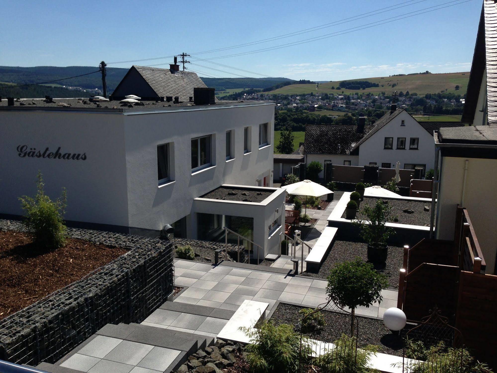 Wohnraum Hotel & Gaestehaus Gusterath Luaran gambar