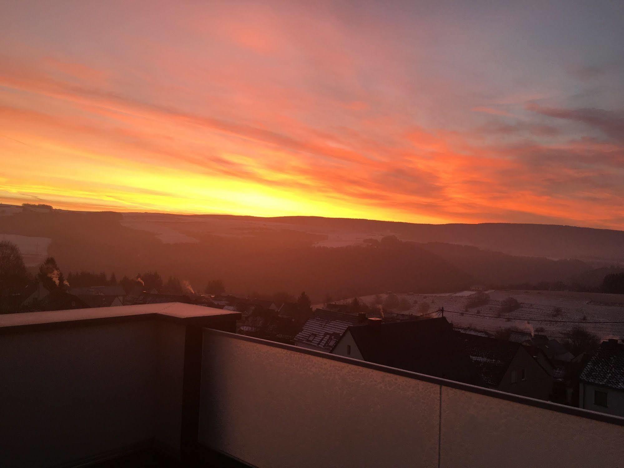 Wohnraum Hotel & Gaestehaus Gusterath Luaran gambar